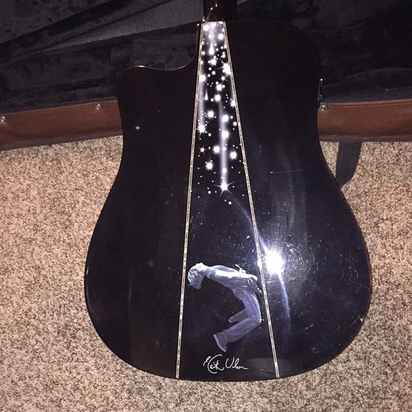 Keith Urban Limited Edition Guitar - Picture 2 of 4